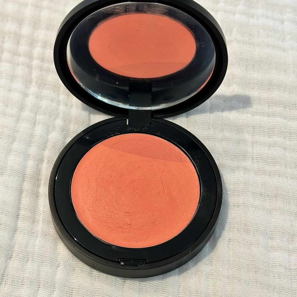 Melt cosmetics blush